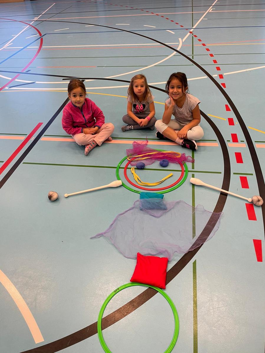 Fabrication de bonhomme de neige au groupe enfantine